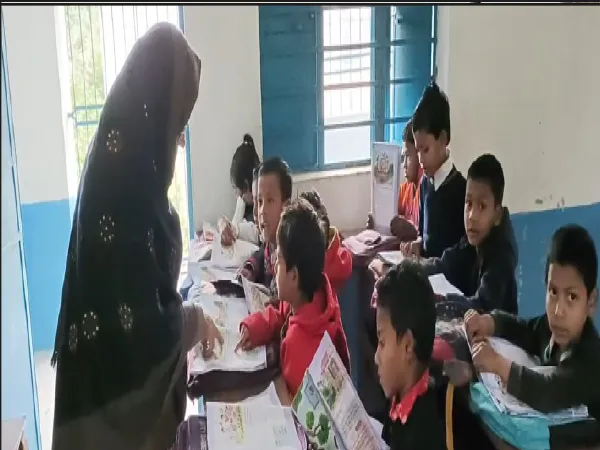 স্কুলঘর ভাঙা, শীতের সকালে অন্য মাদ্রাসায় পড়তে যেতে অনীহা ছাত্রদের