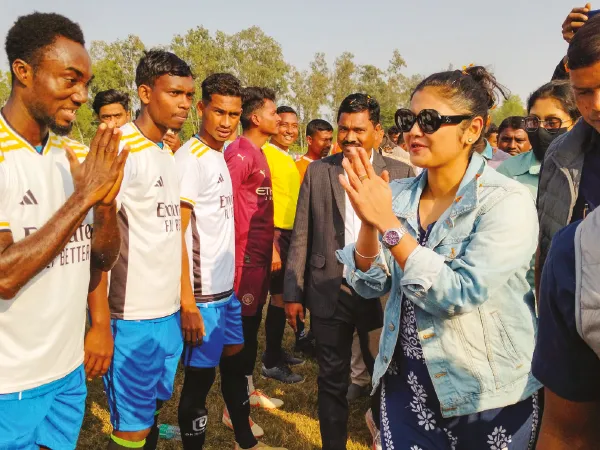নয়াগ্রামে শুরু নবজোয়ার কাপ ফুটবল প্রতিযোগিতা