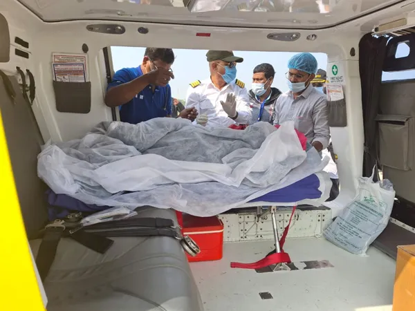 এয়ার লিফ্ট করে গঙ্গাসাগর থেকে আনা হল অসুস্থ ৩ পুণ্যার্থীকে, ভর্তি হাসপাতালে