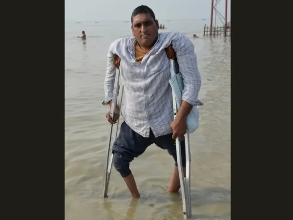 সঙ্গী ক্রাচ, ১৭০০ কিমি পেরিয়ে গঙ্গাসাগরে মধ্যপ্রদেশের রাজেন্দ্র