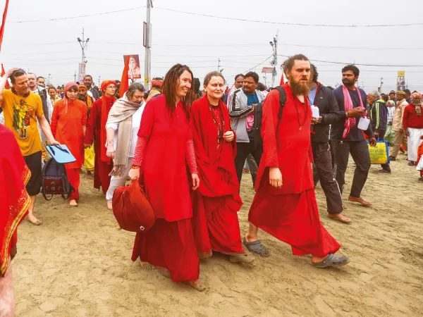 কুম্ভস্নানের পর রামলালা দর্শনের প্যাকেজ,&nbsp;পুণ্যলাভের লক্ষ্যে অযোধ্যা ছুটছেন ইতালির বেঞ্জামিন, নয়ডার সুনীলও