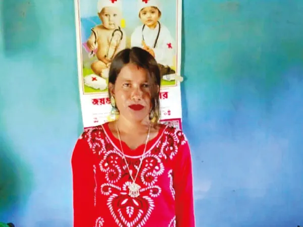 দুই শিশুকন্যার সামনে শাবল মেরে স্ত্রীকে খুন