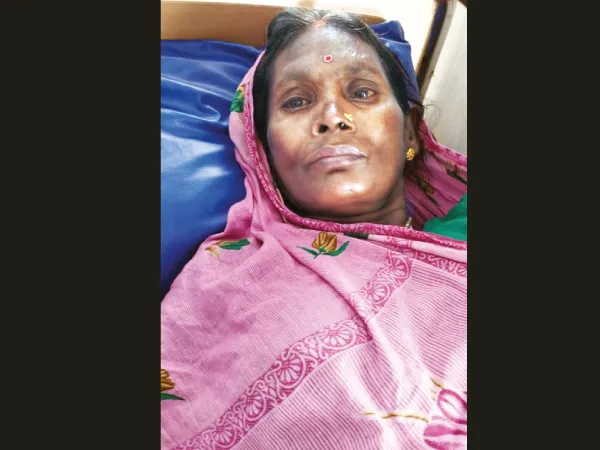 পুণ্য করতে এসে বৃদ্ধ বাবা-মায়ের বোঝা ঝেড়ে ফেলে ঘরমুখী সন্তানরা