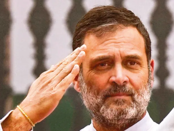 &lsquo;রাষ্ট্রদ্রোহী&rsquo; ভাগবতকে গ্রেপ্তারির দাবি রাহুলের,&nbsp; তোপ অভিষেকেরও