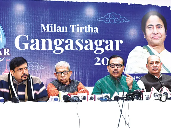 অল্পের জন্য &lsquo;মিস&rsquo; মাহেন্দ্রক্ষণ, আক্ষেপ নিয়েই সাগরে ডুব রাজেন্দ্র-শ্রীনিবাসদের,&nbsp; কোটি ছাড়িয়েছে পুণ্যার্থীর সংখ্যা
