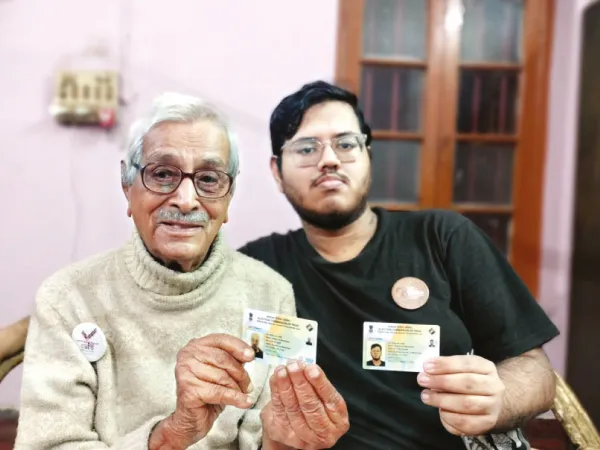 সেঞ্চুরি পেরিয়ে ভোটার কার্ড পেলেন অনাদিলাল