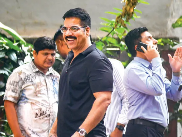 পশ্চিম বান্দ্রার ১০০ কোটির অ্যাপার্টমেন্টেও প্রশ্নে সুরক্ষা