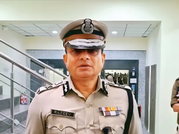 দুষ্কৃতীরা দুটো গুলি করলে পুলিস চারটে ছুড়বে: ডিজি
