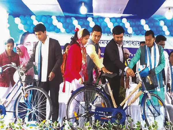 দশম পর্যায়ের সবুজ সাথী সাইকেল বিতরণ কালনায়