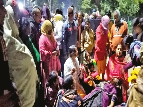 পানীয় জলের সঙ্কট, কুলটি সেইল গ্রোথ কারখানার গেটে উত্তেজনা&nbsp;