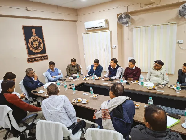 নিষেধাজ্ঞা উড়িয়ে ঐতিহাসিক মন্দিরের আশেপাশে গড়ে উঠছে অবৈধ নির্মাণ