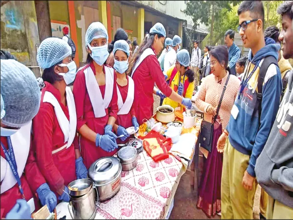 ইন্দা কৃষ্ণলাল শিক্ষা নিকেতনে খাদ্যমেলা ঘিরে ব্যাপক উন্মাদনা