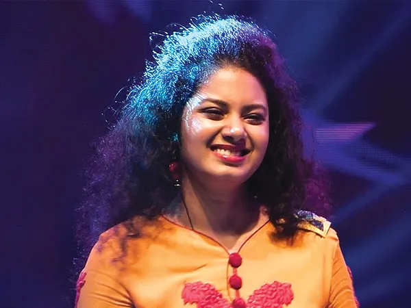 গায়িকা অন্বেষা এবার নায়িকা