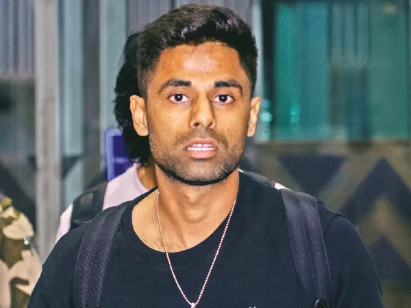 সূর্যদের সঙ্গে শহরে এল ইংল্যান্ড দলও