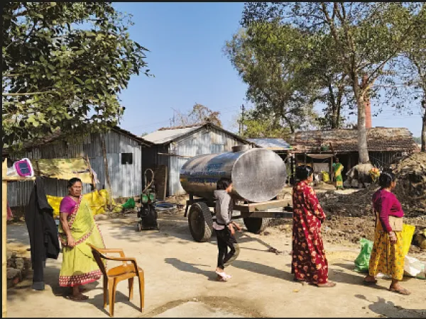 ডাম্পিং গ্রাউন্ডের জমিতে থাকা বারোটি পরিবারকে অন্যত্র ঘর