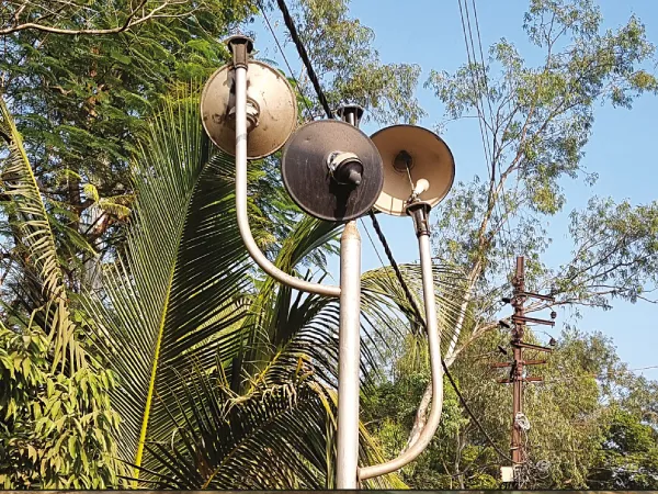 বিজ্ঞাপনের শর্তে বেসরকারি সংস্থার হাতে বাতিস্তম্ভ মেরামতের দায়িত্ব