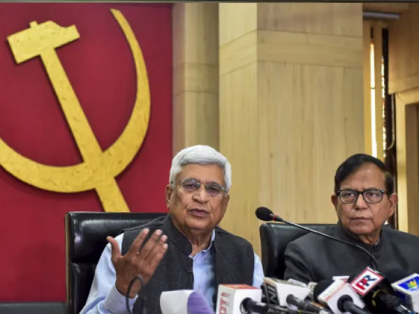 &nbsp;
আরএসএসকে রুখতে সিপিএমকে&nbsp; &nbsp;শক্তিশালী করার নির্দেশ কারাতের