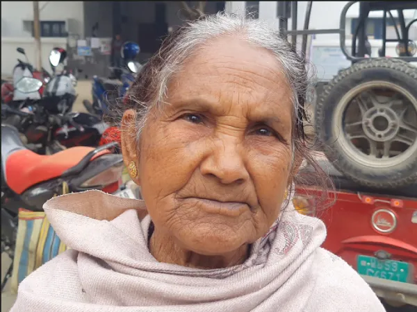 খাতায়কলমে &lsquo;মৃত&rsquo;, বিধবা ভাতা বন্ধ ইটাহারের ৯০ বছরের মিনার