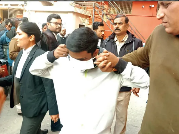 পরিত্যক্ত শেডে দু&rsquo;দিন আটকে যুবতীকে ধর্ষণ