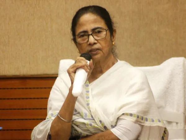 মঞ্চে অশালীন আচরণ বিধায়কের, ক্ষুব্ধ মমতা
