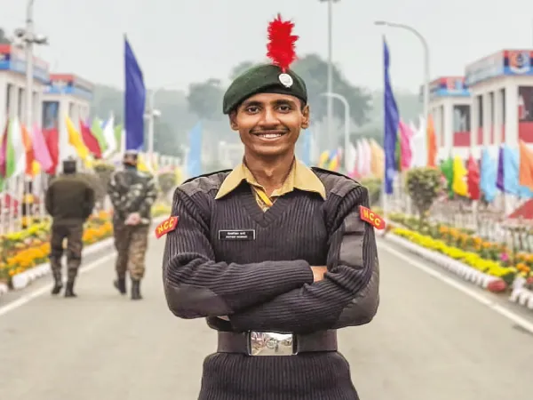 এবার দিল্লির কুচকাওয়াজে অংশ নেবেন বিশ্বভারতীর ছাত্র প্রিয়জিৎ