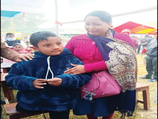 কৃত্রিম পায়ে দাঁড়াতে পারবে ছেলে, শুনেই আনন্দে চোখে জল মায়ের