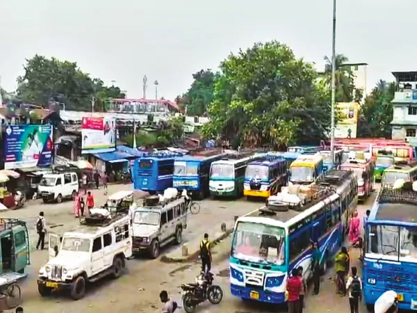 বাসস্ট্যান্ড সরানোর প্রক্রিয়া শুরু, &nbsp;এবার যানজট থেকে মুক্তির আশা
&nbsp;