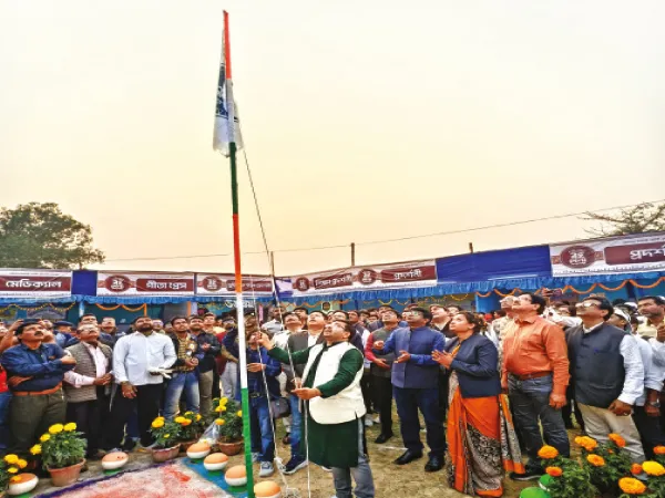 বর্ণাঢ্য শোভাযাত্রার মাধ্যমে কোতুলপুরে বইমেলা শুরু