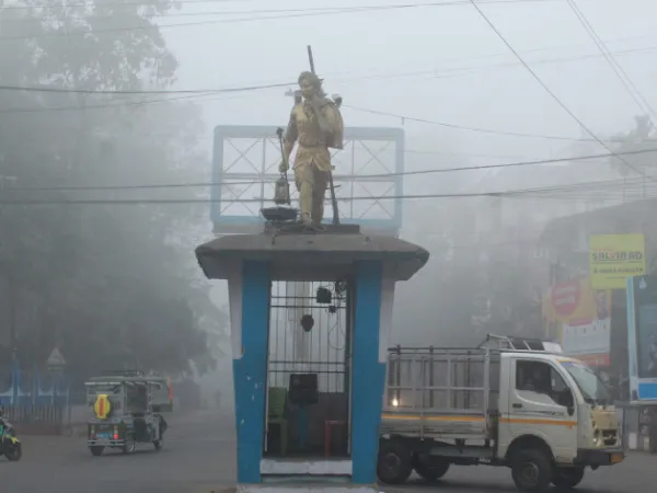 ঠান্ডায় কাঁপছে উত্তরবঙ্গ, যান চলাচল নিয়ে সতর্কতা পুলিসের
