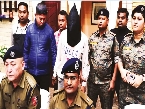 চকচকায় বধূ হত্যার ঘটনায় গ্রেপ্তার ভাড়াটিয়া, খুনে ব্যবহৃত বটি উদ্ধার
