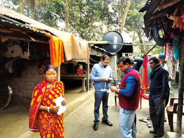 কাটমানি নেওয়ায় কংগ্রেসের পঞ্চায়েত সদস্যের স্বামীর বিরুদ্ধে থানায় বিডিও