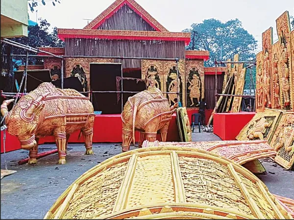 মধুবনী আর্টে সেজেছে বার্নপুর নরসিংবাঁধ ইউনাইটেড ক্লাবের পুজো, আজ উদ্বোধন