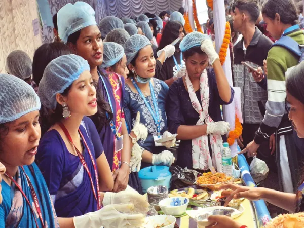ঘাটাল রবীন্দ্র শতবার্ষিকী মহাবিদ্যালয়ে ফুড ফেস্টিভ্যাল