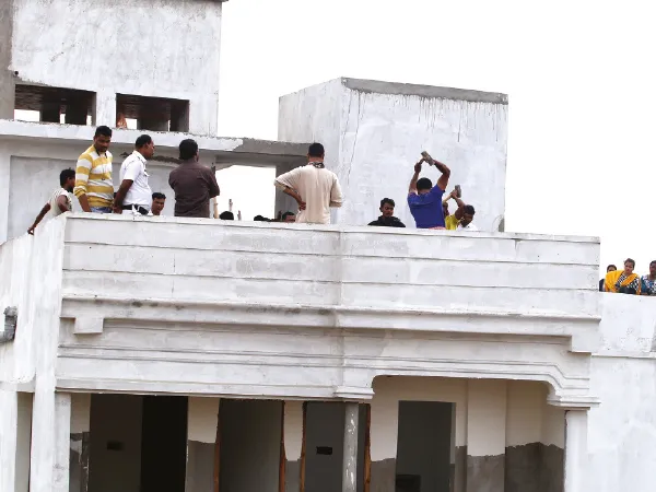 আবেদন করলে &lsquo;বাংলার বাড়ি&rsquo; পাবেন ভেঙে পড়া বেআইনি বাড়ির বাসিন্দারা