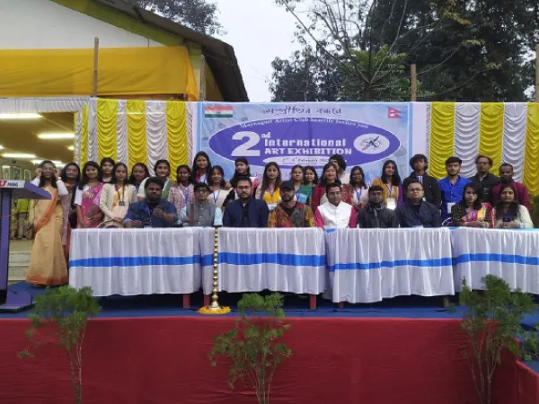 ময়নাগুড়ি আর্ট ক্লাবের উদ্যোগে বল খেলার মাঠে আন্তর্জাতিক চিত্র প্রদর্শনী