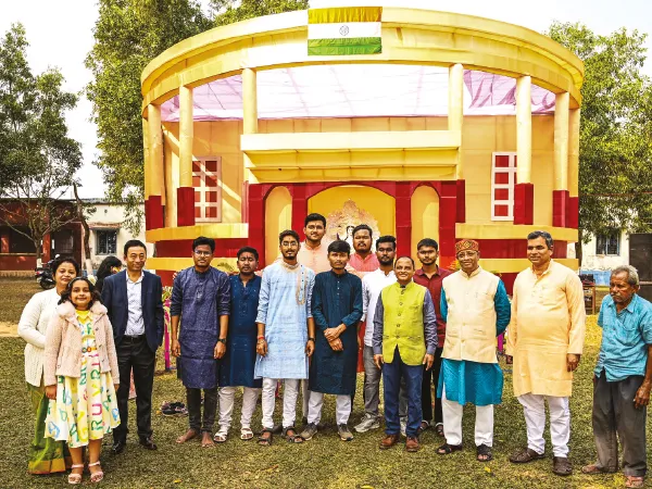 ল&rsquo; কলেজে সরস্বতী পুজোয় থিম পুরনো পার্লামেন্ট ভবন
&nbsp;