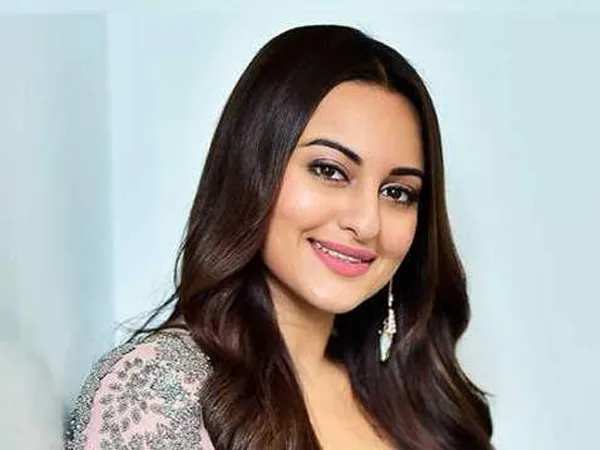 সোনাক্ষীর ফ্ল্যাট বিক্রি
