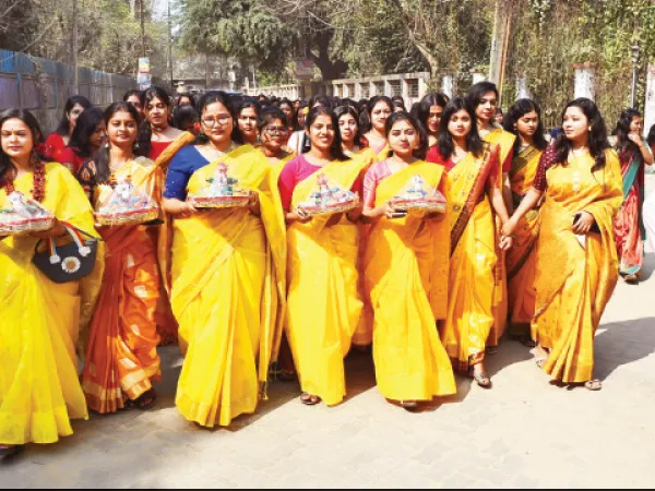 ছাত্রীরা গেলেন ছাত্রদের হস্টেলে, ছাত্ররা ছাত্রীদের