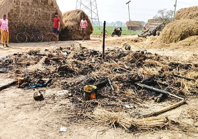 গোঘাটে ধান রোয়ার কাজে এসে কুঁড়েঘরে দগ্ধ হয়ে মহিলার মৃত্যু