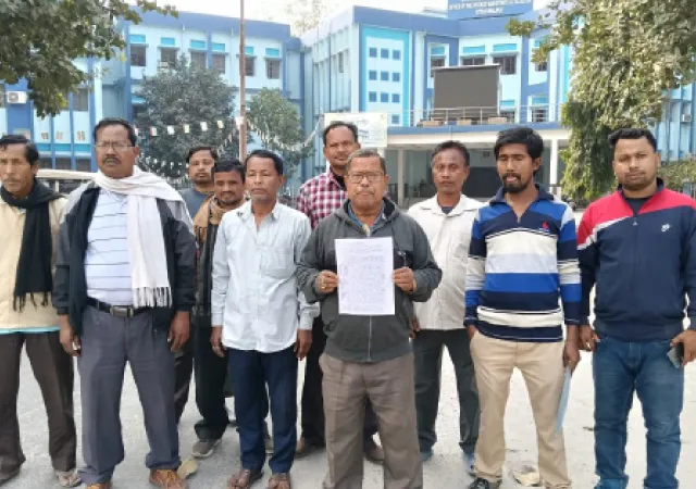সীমান্তের রাস্তায় চলতে সমস্যা, জেলা প্রশাসনের দ্বারস্থ বহোরের বাসিন্দারা