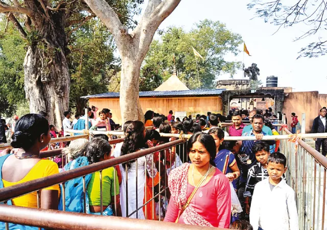 পুঞ্চার বুধপুরে মাকুড়ির মেলা ঘিরে ব্যাপক জনসমাগম