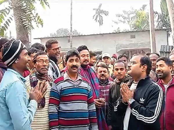 &lsquo;বাংলার বাড়ি&rsquo; পেয়ে মুখ্যমন্ত্রীর প্রশংসায় পঞ্চমুখ বিজেপি বিধায়কের নিকট আত্মীয়