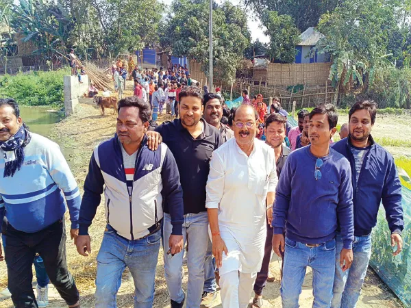 পরিদর্শনে গিয়ে ক্যানেলে ব্রিজ তৈরির আশ্বাস বিধায়ক নীহারের