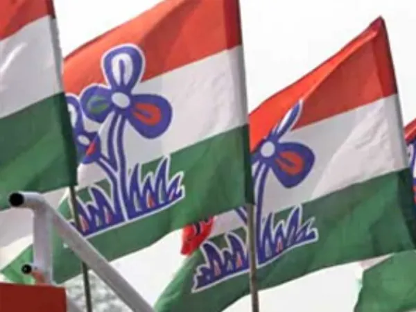 বাজি কারখানায় নিহতদের পরিবারের পাশে তৃণমূল
