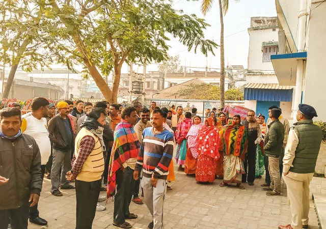 চারদিনের কর্মবিরতি প্রত্যাহার, কাজে ফিরলেন সাফাইকর্মীরা