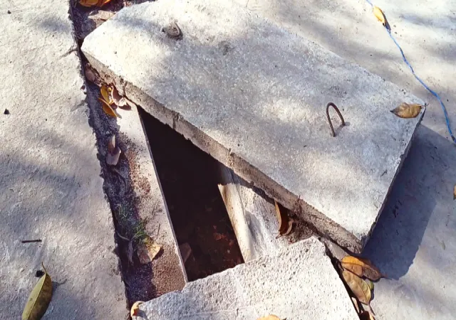ইটাহার বিডিও অফিস&nbsp;চত্বরে নিকাশিনালার&nbsp;কাজে অনিয়মের অভিযোগ