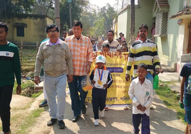 শাটল রেসে জেলার সেরা কাঁকসার প্রথম শ্রেণির ছাত্রী