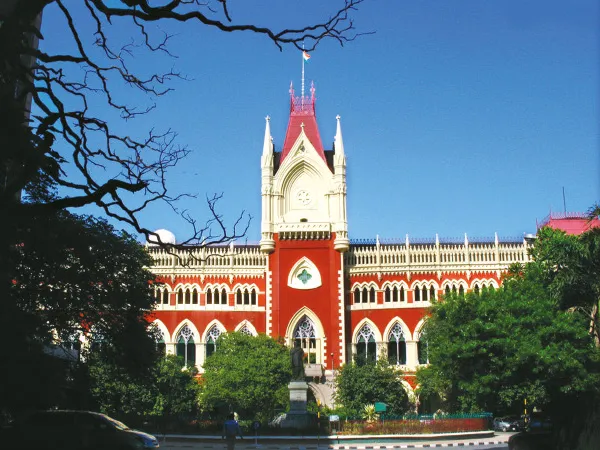 সিনেপাড়ার দ্বন্দ্ব হাইকোর্টে, কাজের&nbsp; স্বাধীনতা চেয়ে মামলা পরিচালকের