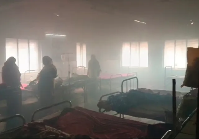 হাসপাতালে ধোঁয়ায় আগুন আতঙ্ক