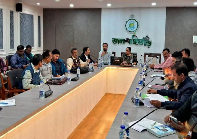 গেটে ঝুলবে কিউ আর কোড, বাড়ি থেকে বর্জ্য সংগ্রহে নজরদারি চালাতে অ্যাপ জলপাইগুড়িতে